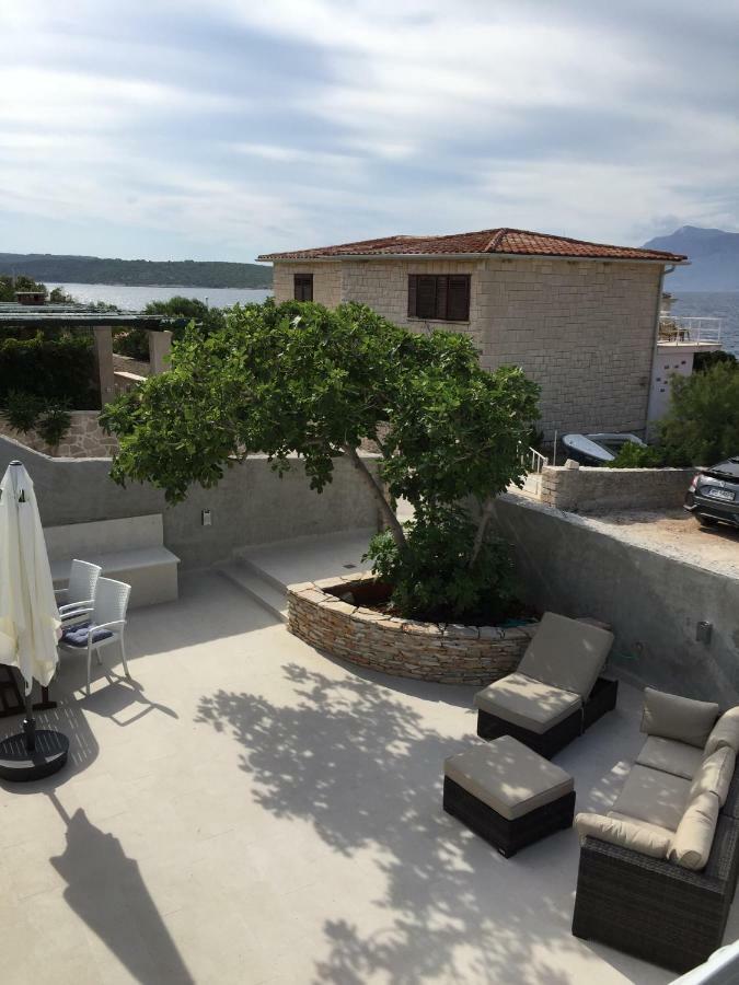 Fig Tree Apartment Povlja  Exterior photo