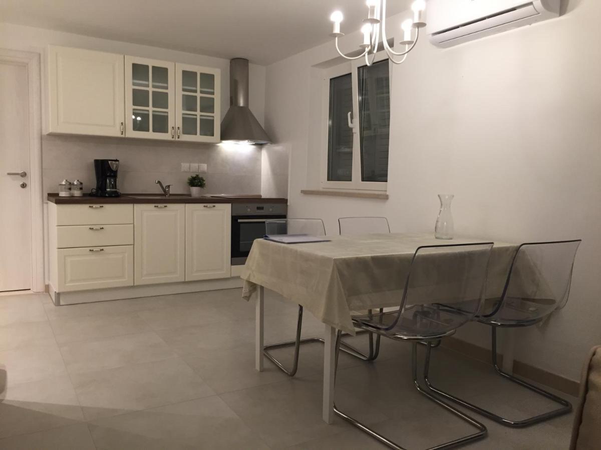 Fig Tree Apartment Povlja  Exterior photo